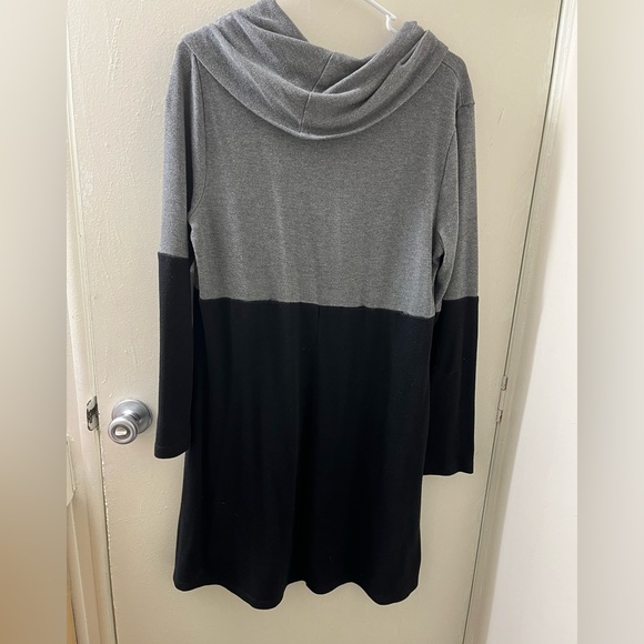 Karen Kane cowl neck dress in black and gray - Picture 3 of 4
